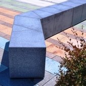 Betoniniai suolai be medinės apdailos