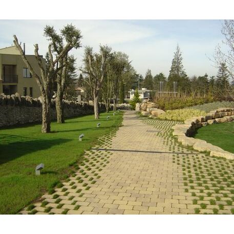 Biologiškai skaidomas medienos kompozito separatorius – žolei augti tarp trinkelių 'Rasen-Mohr ®'