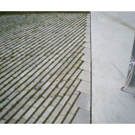 Biologiškai skaidomas medienos kompozito separatorius – žolei augti tarp trinkelių 'Rasen-Mohr ®'