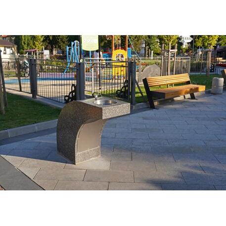 Betoninė vandens kolonėlė geriamajam vandeniui, apdirbta smulkia granito skaldele 'BS-123'