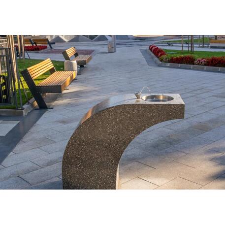 Betoninė vandens kolonėlė geriamajam vandeniui, apdirbta smulkia granito skaldele 'BS-123'