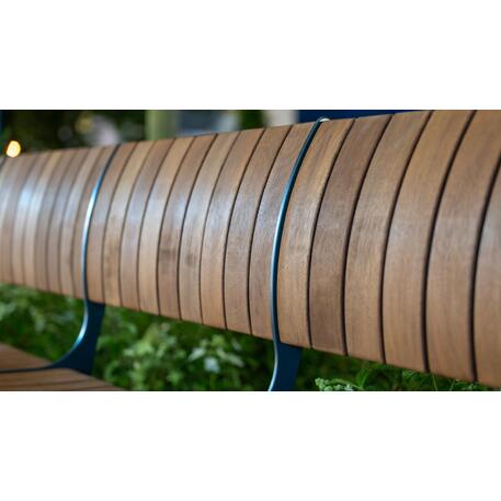 Lenktas arba tiesus metalinis suolas (suoliukas) su atlošu iš Iroko medienos 'Premium Collection / STF/19-04-78_02/MDL'