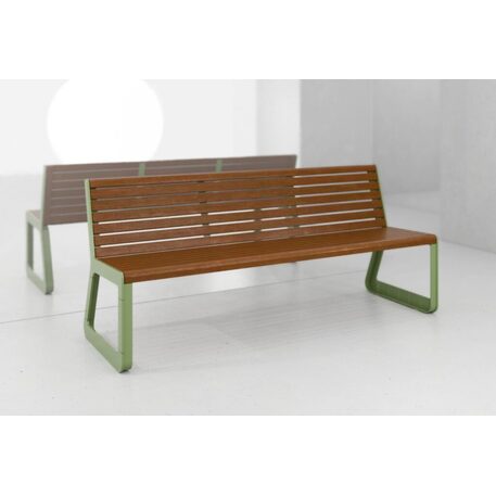 Panchina in metallo con schienale, realizzata in legno di Iroko 'Sido / 001603'