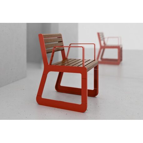 Sedia in metallo con schienale in legno di iroko 'Sido / 001610'