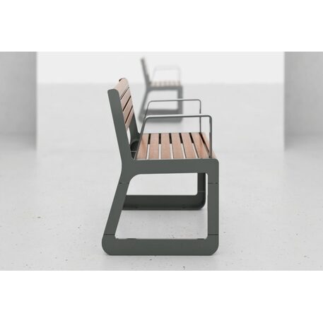 Sedia in metallo con schienale in legno di iroko 'Sido / 001610'