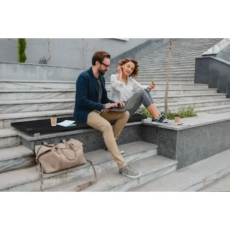Išmanus suoliukas su saulės baterija, USB įkrovimu ir Smart City funkcijomis 'Sun Smart Basic Seat'