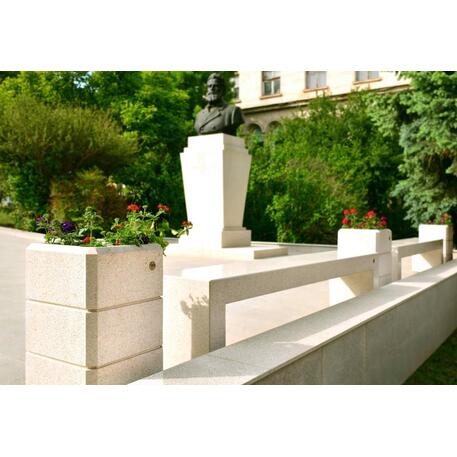 Kvadratinis betoninis vazonas – gėlinė, padengta smulkia granito skaldele 'Premium / 38x38xH/62cm_BS-76'