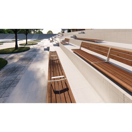 La panchina in metallo con schienale, realizzata in legno di Iroko, è montata su piedistalli o pareti in cemento 'Flow / 001257'