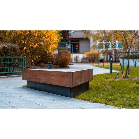 Ławka betonowa bez oparcia i z drewnianym siedziskiem Iroko 'Premium Collection / STF/13-02-77_10/MDL'