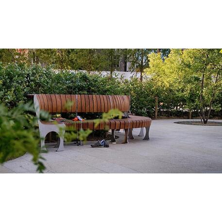 Lenktas arba tiesus metalinis suolas (suoliukas) su atlošu iš Iroko medienos 'Premium Collection / STF/19-04-78_01/MDL'