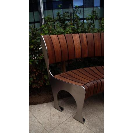 Lenktas arba tiesus metalinis suolas (suoliukas) su / be atlošo, pagamintas iš Iroko medienos 'Premium Collection / STF/19-04-78/MDL'