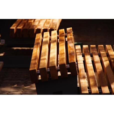 Metalinis suoliukas su / be atlošo, pagamintas iš Iroko medienos 'Premium Collection / STF/13-02-30/MDL'