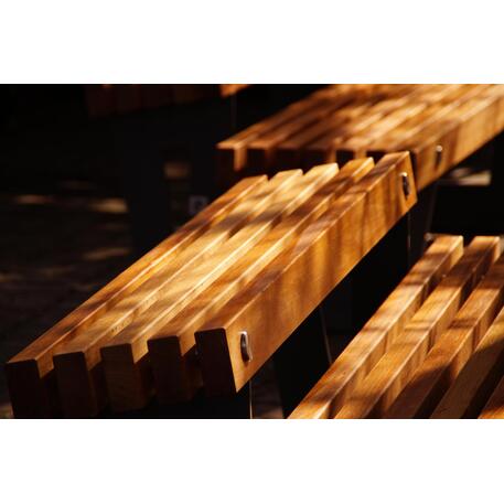 Metalinis suoliukas su / be atlošo, pagamintas iš Iroko medienos 'Premium Collection / STF/13-02-30/MDL'