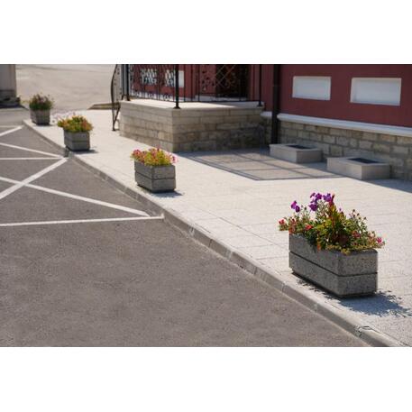 Betoninis vazonas – gėlinė, padengta smulkia granito skaldele 'Premium / 77x28xH/30cm_BS-173'