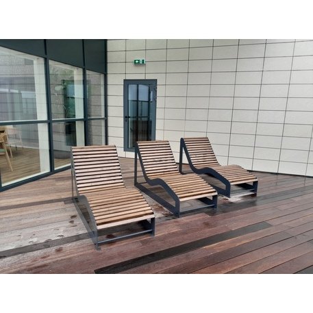 Metal lounge chair with wooden seat 'BD/LM002_1702/MDL'