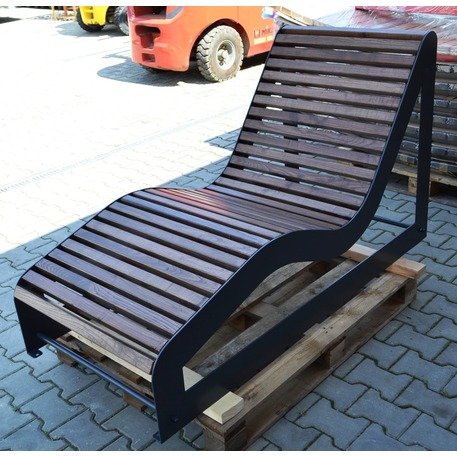 Metal lounge chair with wooden seat 'BD/LM002_1702/MDL'