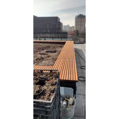 Concrete bench without backrest and with Iroko wood seating 'Premium Collection / STF/13-02-46_01/MDL'