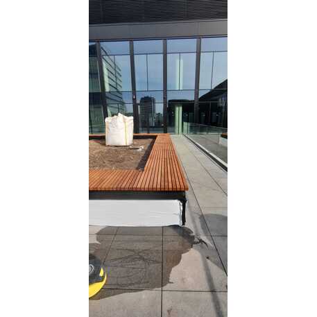 Concrete bench without backrest and with Iroko wood seating 'Premium Collection / STF/13-02-46_01/MDL'