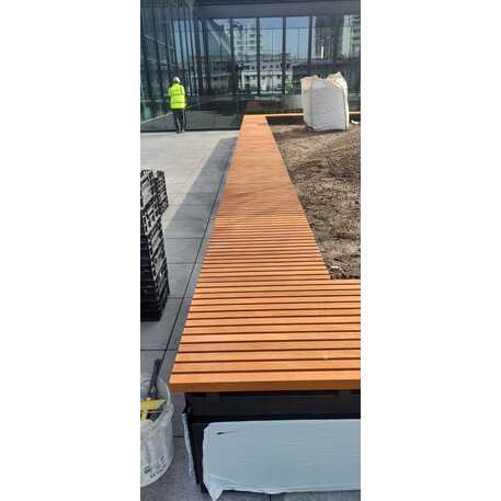 Concrete bench without backrest and with Iroko wood seating 'Premium Collection / STF/13-02-46_01/MDL'