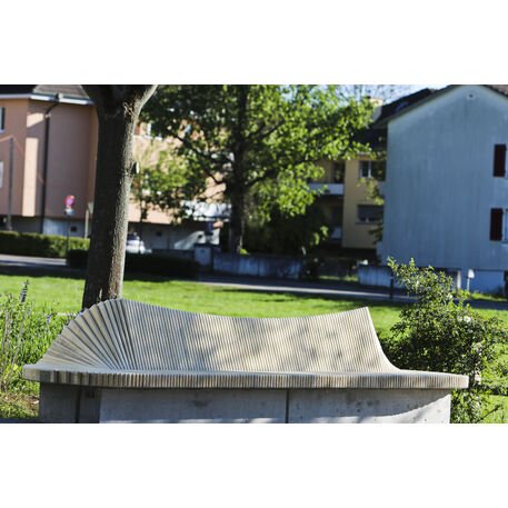 Lauko suoliukas-skulptūra viešosioms erdvėms „Wave“ iš kolekcijos Smartcity®