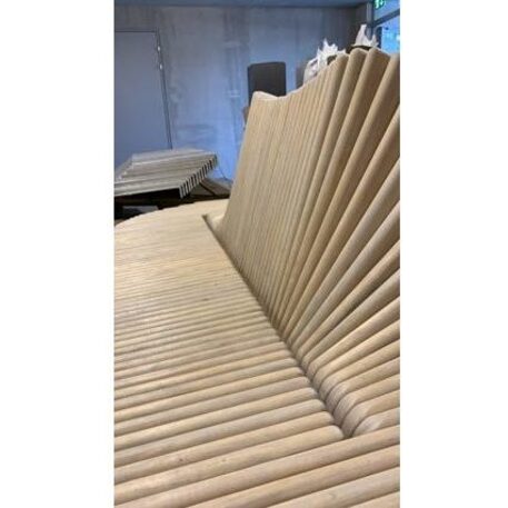 Lauko suoliukas-skulptūra viešosioms erdvėms „Wave“ iš kolekcijos Smartcity®