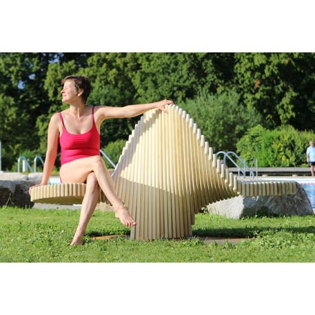 Lauko suoliukas-skulptūra viešosioms erdvėms „Friends“ iš kolekcijos Smartcity®