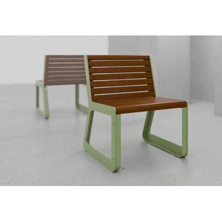 Sedia in metallo con schienale in legno di iroko 'Sido / 001607'