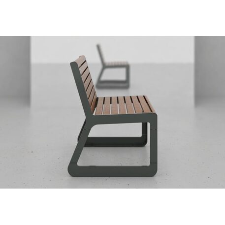 Sedia in metallo con schienale in legno di iroko 'Sido / 001607'