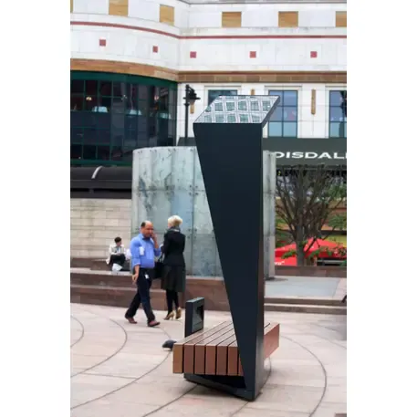 Išmanus suoliukas su saulės baterija, USB įkrovimu ir Smart City funkcijomis 'Smart Bench 1 Hybrid'
