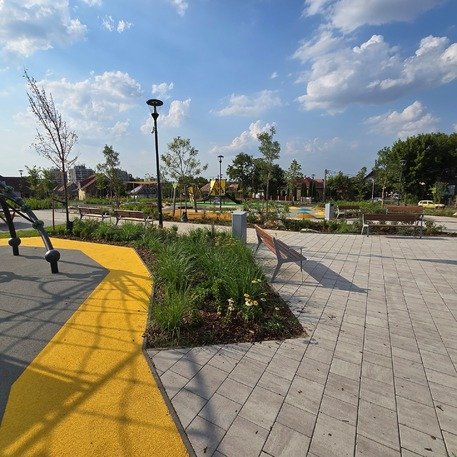 Metāla sols ar atzveltni, izgatavots no Iroko koka 'Flow / 001251'