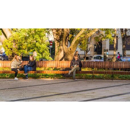 Lenktas arba tiesus metalinis suolas (suoliukas) su atlošu iš Iroko medienos 'Premium Collection / STF/24-04-11/MDL'