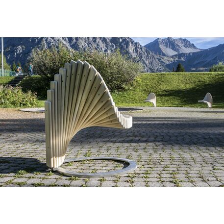 Lauko suoliukas-skulptūra viešosioms erdvėms „Waterdrop“ iš kolekcijos Smartcity®