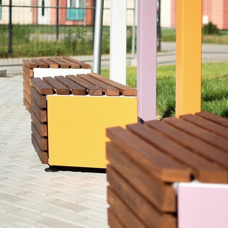 Modulinis metalinis suolas (suoliukas) be atlošo, pagamintas iš Iroko medienos 'Hexie Urban design / 001297'