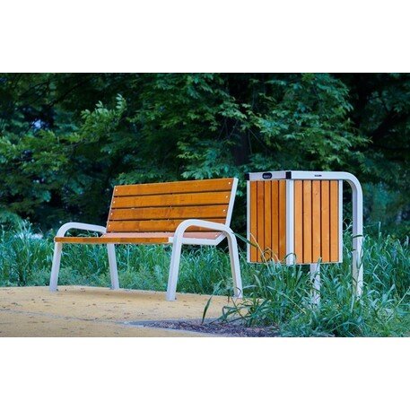 Металлическая скамейка со спинкой и деревянным сиденьем 'MBG/62-Promyk III / 190cm'