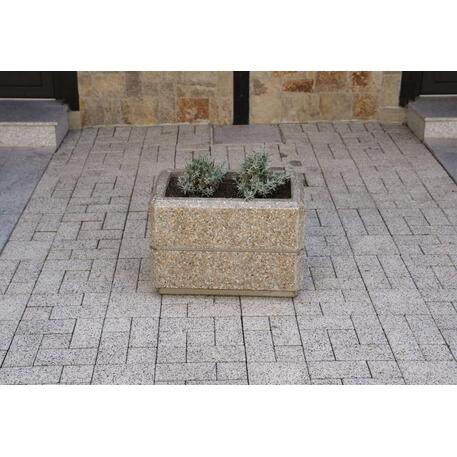 Kvadratinis betoninis vazonas – gėlinė, padengta smulkia granito skaldele 'Premium / 58x38xH/40cm_BS-175'