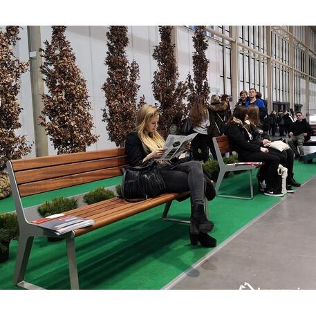 Metalinis suolas (suoliukas) su atlošu, pagamintas iš Iroko medienos 'Flow / 001252'