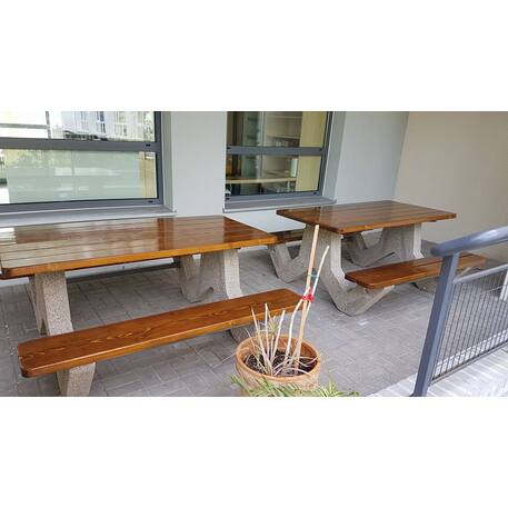 Betoninis pikniko stalas su suolais ir medinėmis sėdimomis dalimis 'BDS/SG049/MDL'