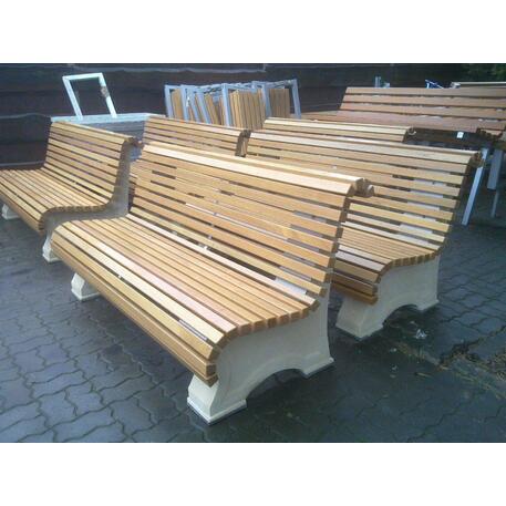 Betoninis suolas su atlošu ir Iroko medienos sėdima dalimi 'Premium Collection / STF/08-04-03/MDL'