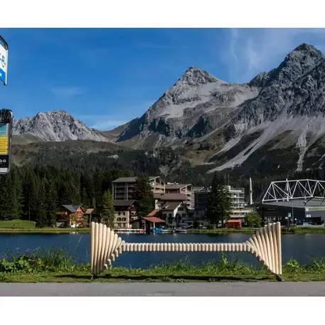 Lauko suoliukas-skulptūra viešosioms erdvėms „Simple“ iš kolekcijos Smartcity®