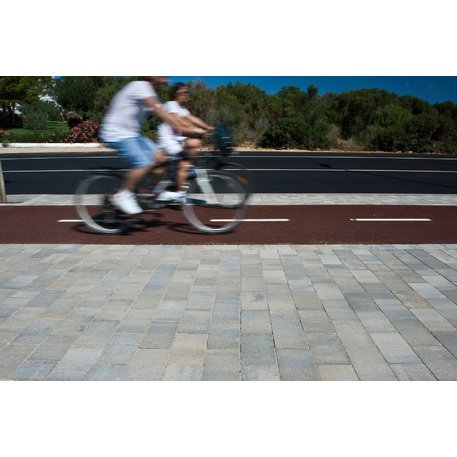 Collezione di pavimentazioni in calcestruzzo di varie dimensioni e colori 'Terana® art'