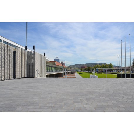 Collezione di pavimentazioni in calcestruzzo di varie dimensioni e colori 'Terana® art'