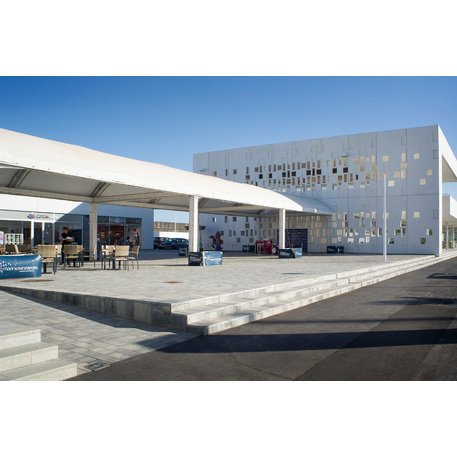 Collezione di pavimentazioni in calcestruzzo di varie dimensioni e colori 'Terana® art'