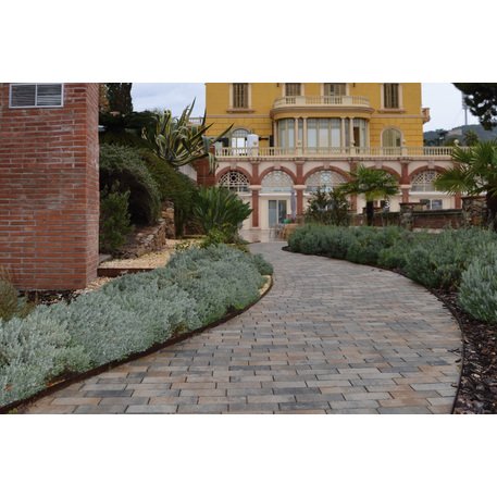 Collezione di pavimentazioni in calcestruzzo di varie dimensioni e colori 'Terana® art'