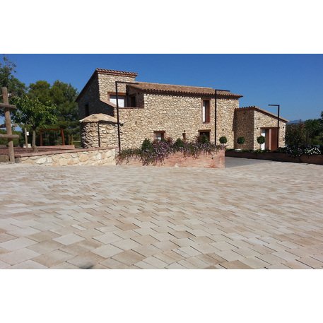 Collezione di pavimentazioni in calcestruzzo di varie dimensioni e colori 'Terana® art'