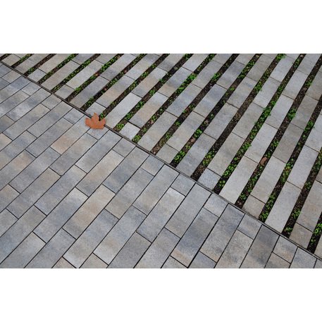 Collezione di pavimentazioni in calcestruzzo di varie dimensioni e colori 'Terana® art'