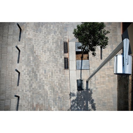 Collezione di pavimentazioni in calcestruzzo di varie dimensioni e colori 'Terana® art'