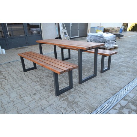 Metalinis pikniko stalas su suolais ir medinėmis sėdimomis dalimis 'MBG_258 / Picnic Set'