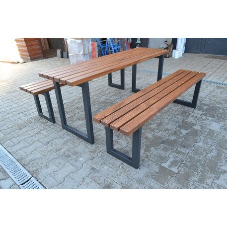 Metalinis pikniko stalas su suolais ir medinėmis sėdimomis dalimis 'MBG_258 / Picnic Set'
