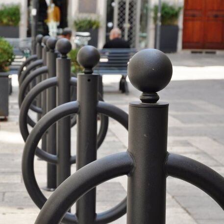 Metalinis dviračių stovas, laikiklis 'Fox'