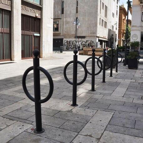 Metalinis dviračių stovas, laikiklis 'Fox'